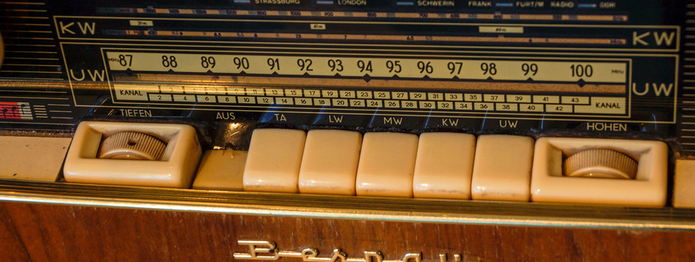 Radio button